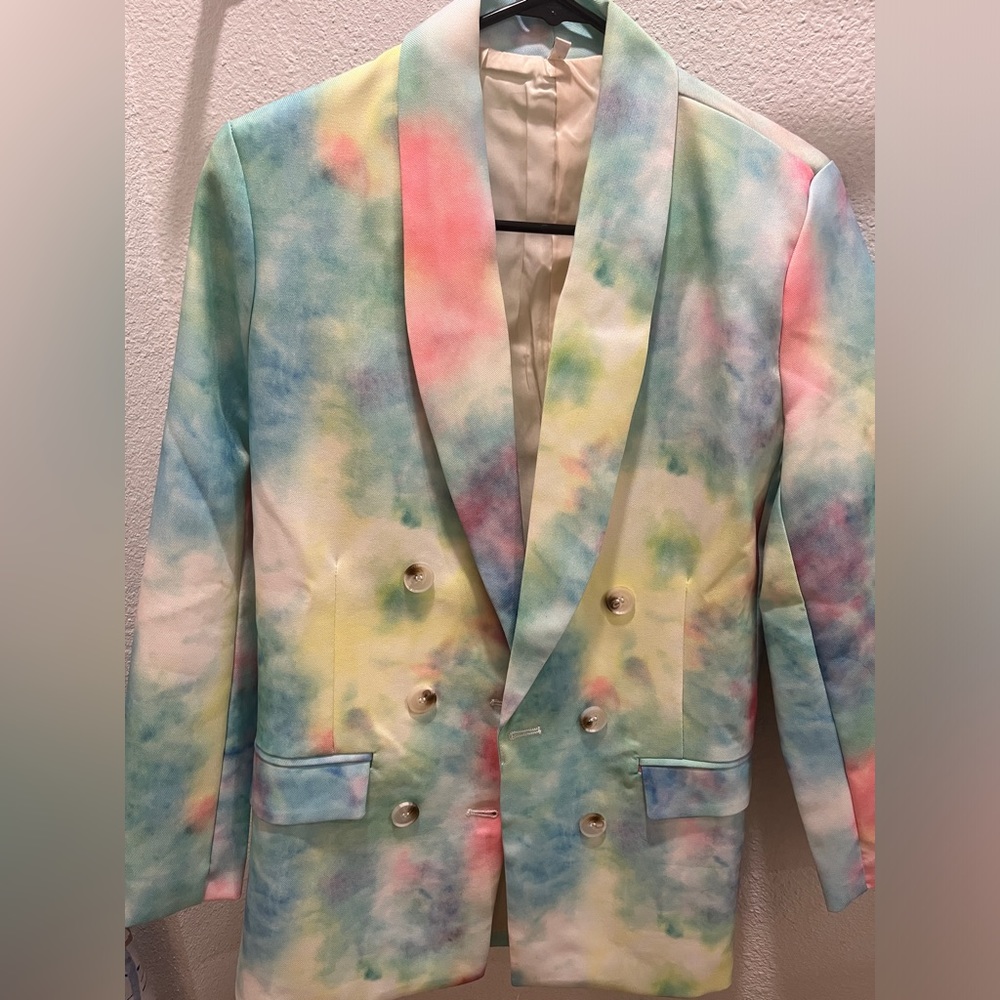 Dressed in LALA- tie dye blazer